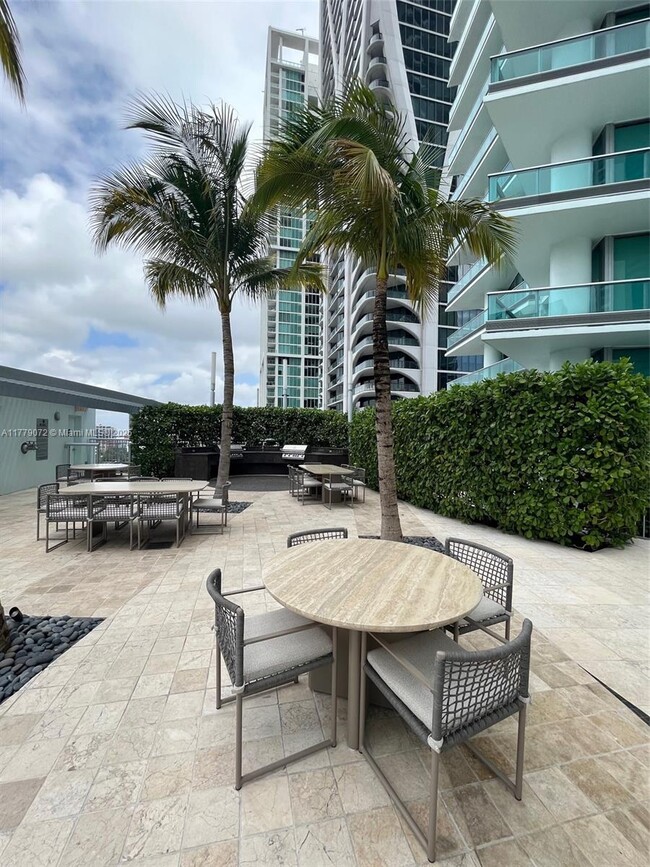Building Photo - 900 Biscayne Blvd