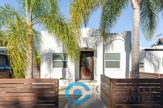 Building Photo - 4851 Mansfield St