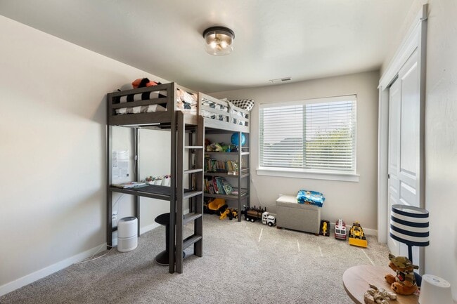 Building Photo - Stunning 5-Bedroom Family Home on a Corner...