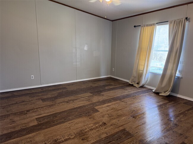 Building Photo - 218 Northlawn St