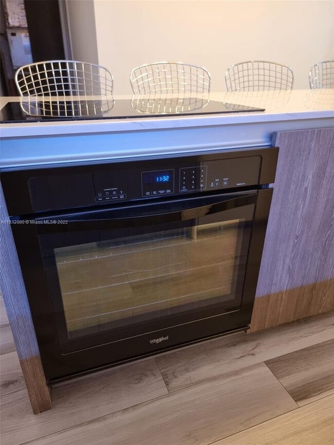 Building Photo - 12105 NE 11th Pl