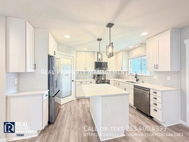 Building Photo - 362 Bondgard Ave E