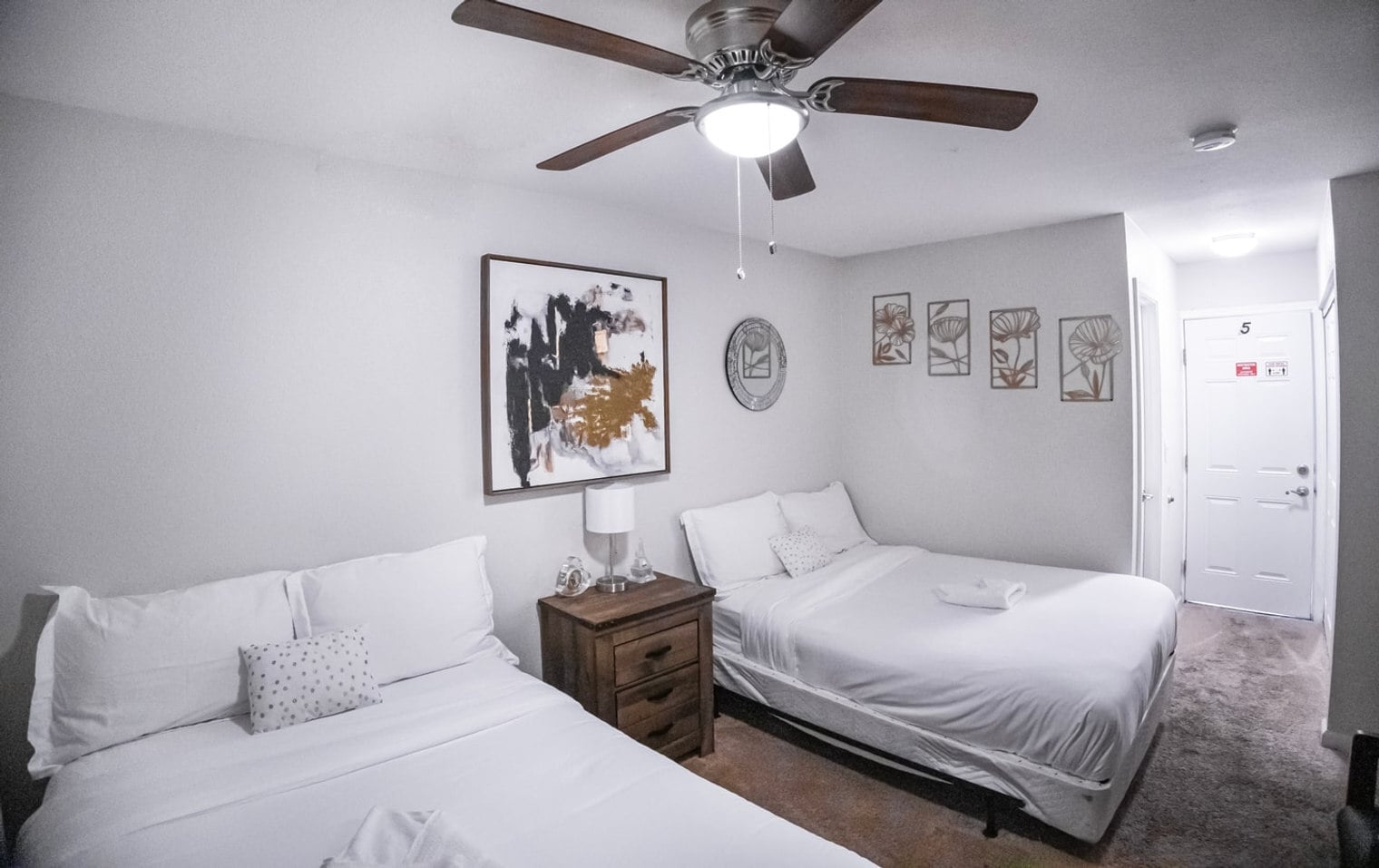 Building Photo - 660 Sunnyside Ave