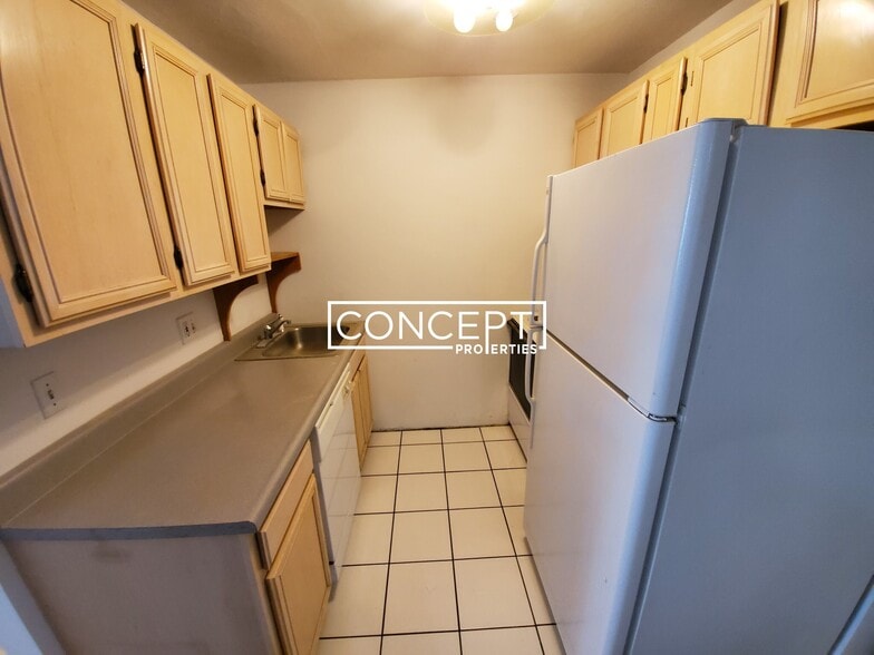 Building Photo - 50 Evergreen St