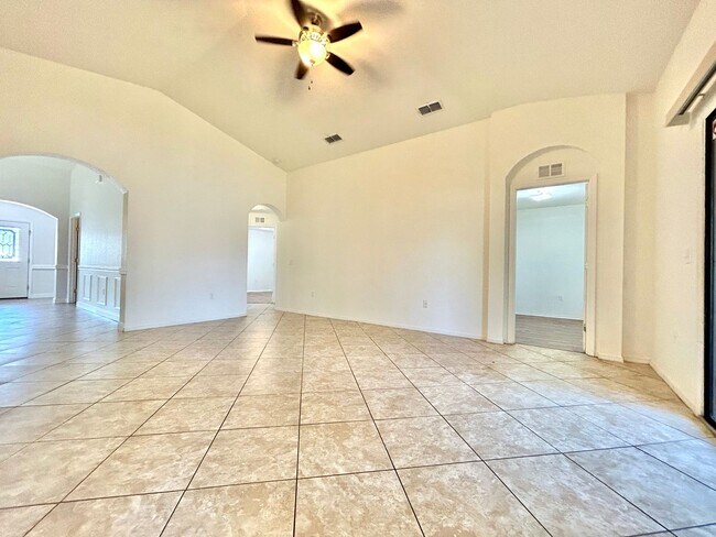 Building Photo - Designed for Living! 4beds, 2baths, attic ...