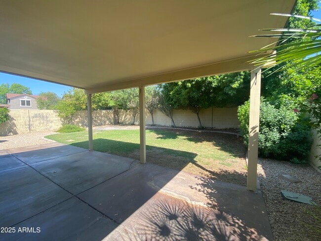 Building Photo - 4018 E Tether Trail