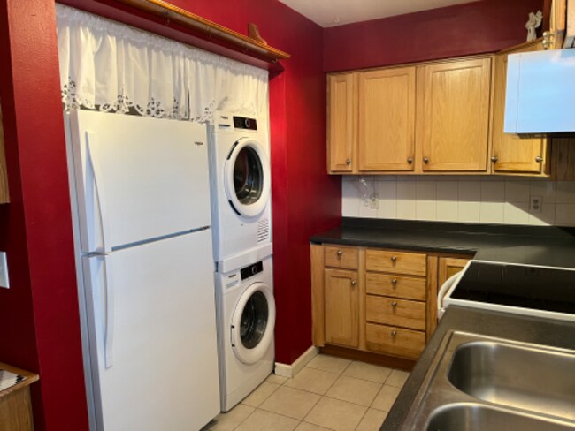 Building Photo - 1349 El Dorado Dr