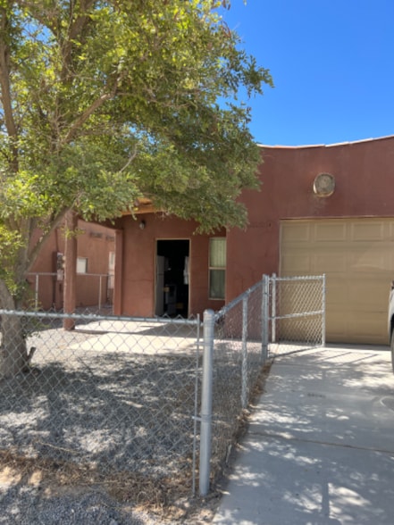 Building Photo - 2020 E Ambush St