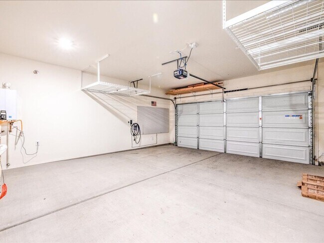 Building Photo - 11328 S Weismann Dr