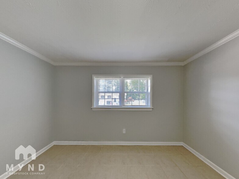 Building Photo - 1434 Oak Forest Way SE