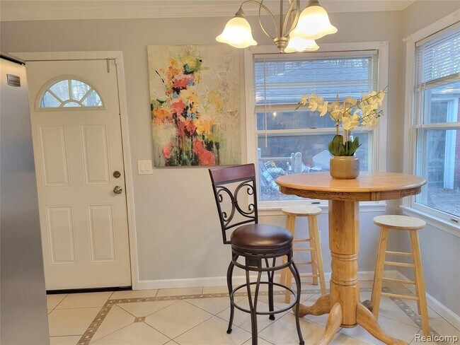 Building Photo - 18311 Norwich Rd