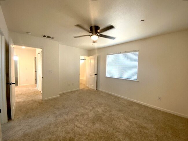 Building Photo - 1329 Hermosa Dr