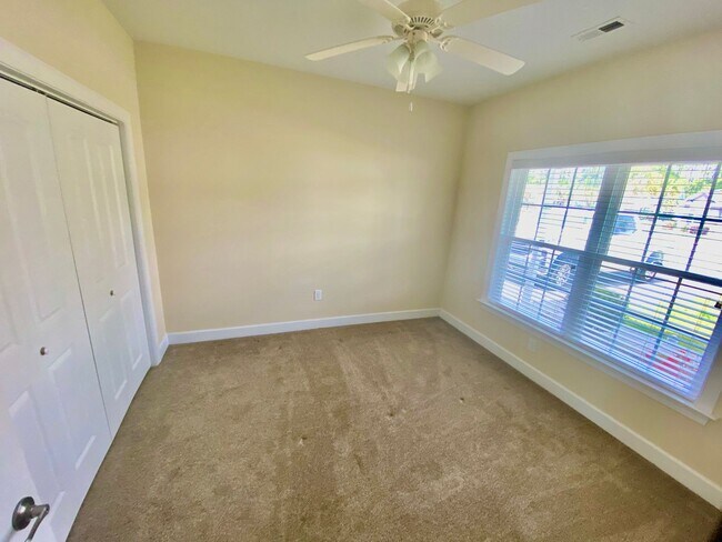 Building Photo - Great Location Single Family Home