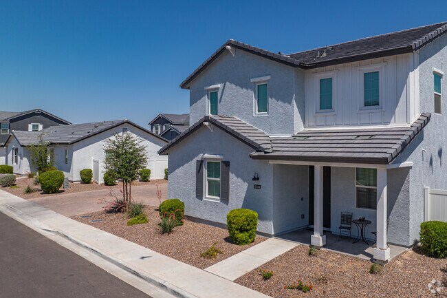 Building Photo - Cyrene at Estrella-Sun Life