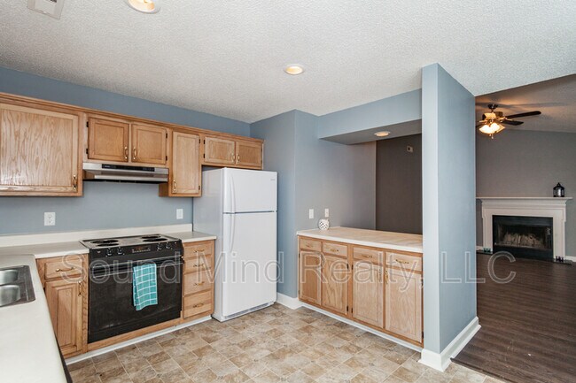 Building Photo - 2113 Tanglewood Rd