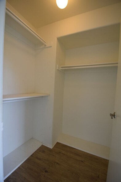 Building Photo - 6041 Fulton Ave