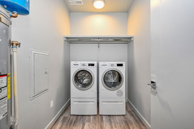 Building Photo - Luxury Condo steps from the Boise River an...