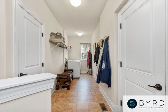 Building Photo - 6018 Red Setter Ln