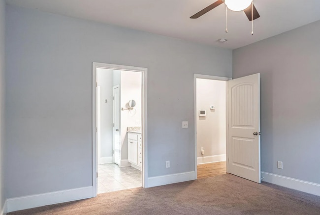 Building Photo - 2 Sawmill Ct