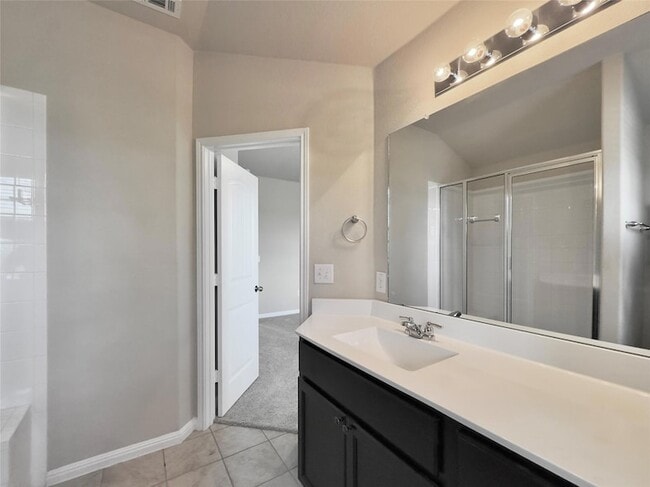 Building Photo - 713 Katmai Cir