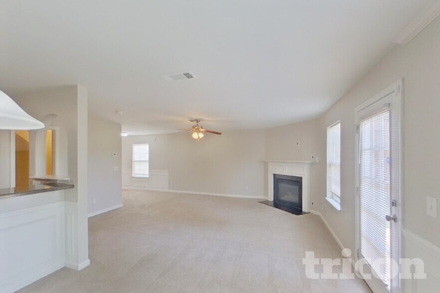 Building Photo - 2435 Cornell Cir