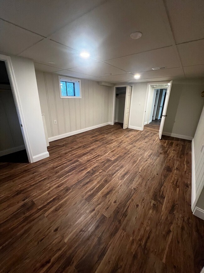 Building Photo - 2404 Darrow St