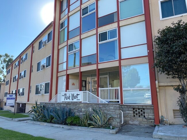Primary Photo - Park West Terrace