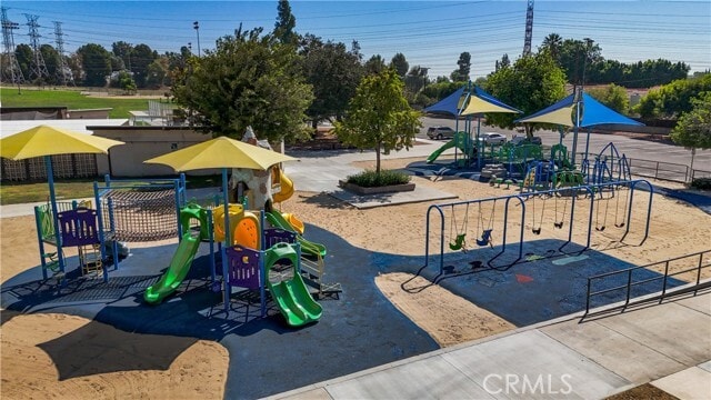 Building Photo - 10002 Reseda Blvd
