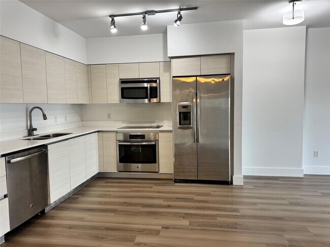 Building Photo - 4250 Biscayne Blvd