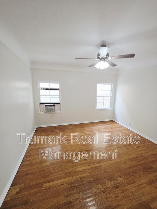 Building Photo - 410 E Harvard St