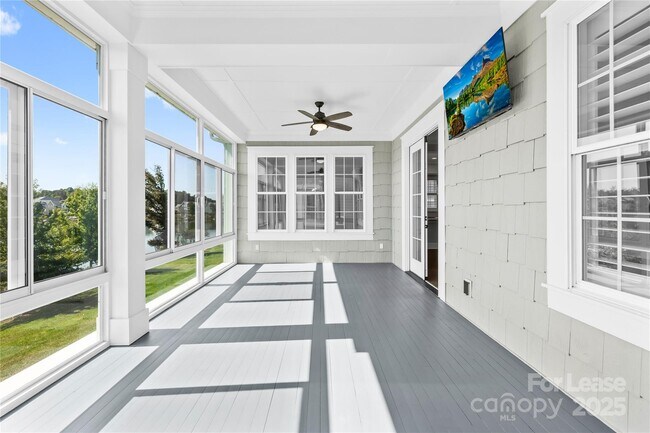 Building Photo - 124 Sisters Cove Ct