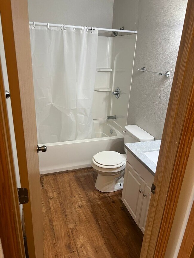 Building Photo - Large 3 bedroom apartment close to Sawyer Elementary, great for families