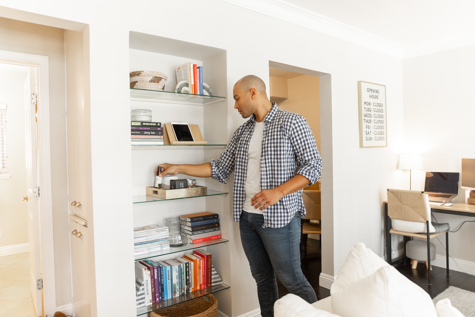 Building Photo - 1119 N Sweetzer Ave