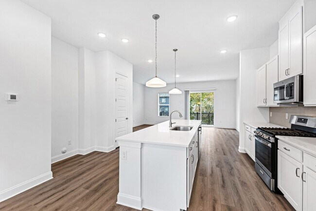Building Photo - Stunning 4-Bedroom Home for Rent in Prime Cary Location!
