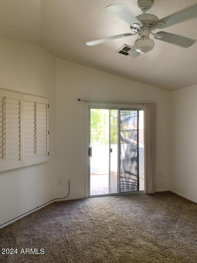 Building Photo - 15233 S 13th Way