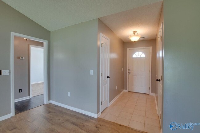 Building Photo - 115 Raptor Ct