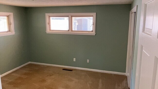 Building Photo - 4783 Loxley Dr