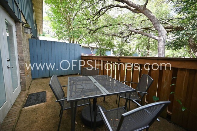 Building Photo - WaterFront, Furnished Unit in Niceville