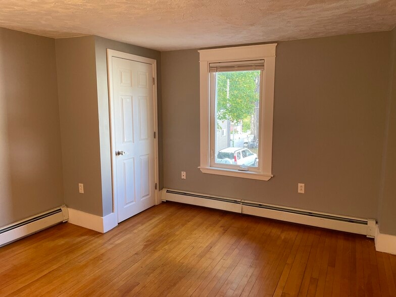 Building Photo - 6 York St