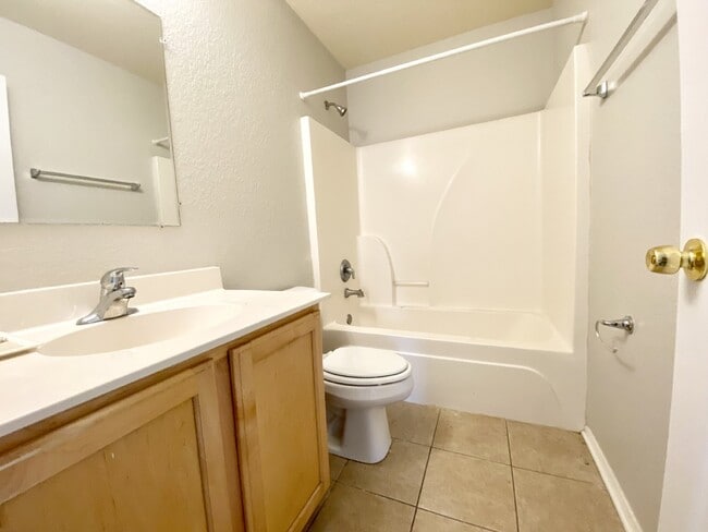 Building Photo - Three Bedroom, University Park Home!