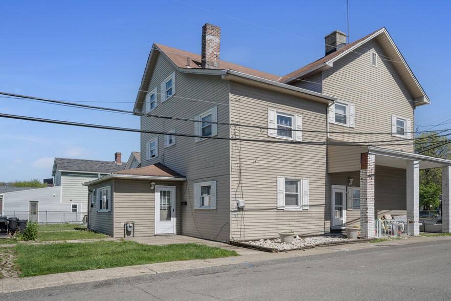 Primary Photo - 702 Locust St