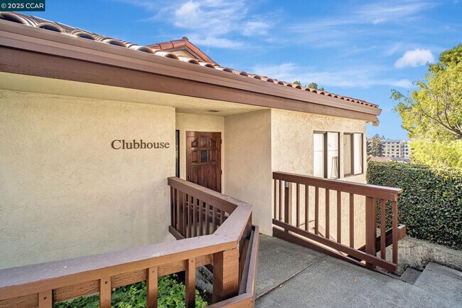 Building Photo - 22135 Sevilla Rd