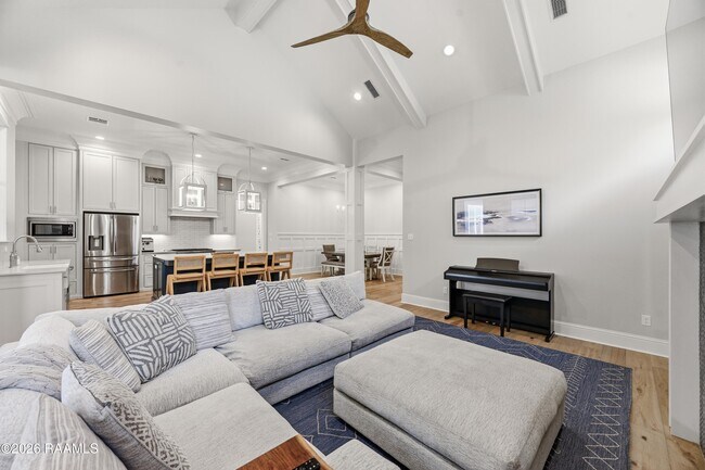 Building Photo - 102 Harvest Creek Ln