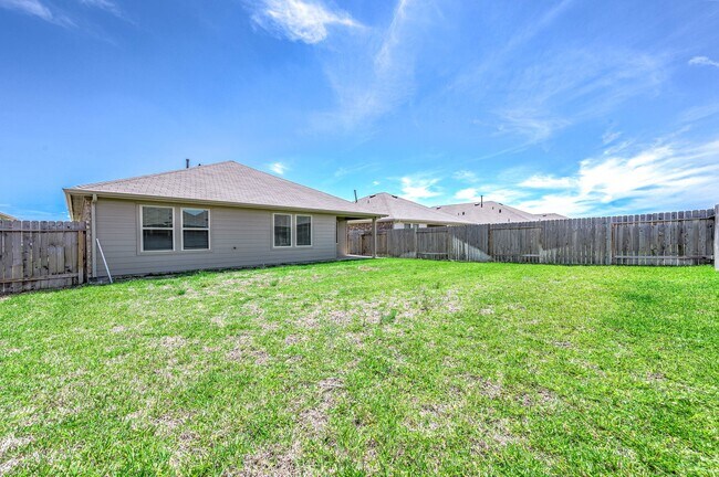 Building Photo - 22810 Panaro River Dr