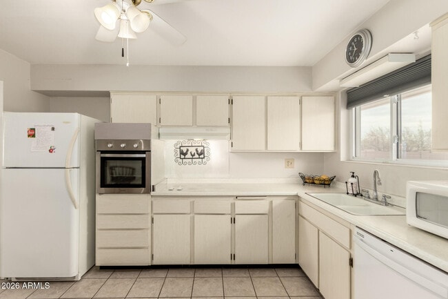 Building Photo - 10431 W Tumblewood Dr