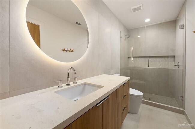 Building Photo - 24 Zenker Ave