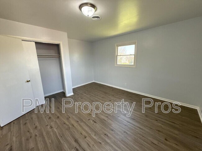 Building Photo - 2716 N Buffum St