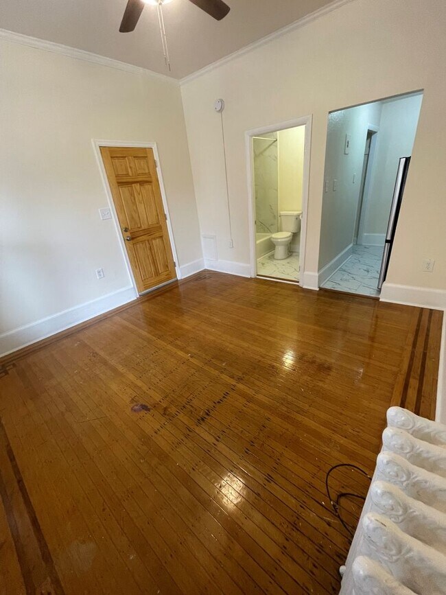 Building Photo - Charming Apartment Units in Charles Village, Baltimore, MD!