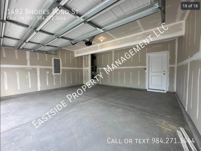 Building Photo - 1492 Rhodes Pond St