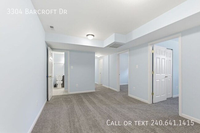 Building Photo - 3304 Barcroft Dr